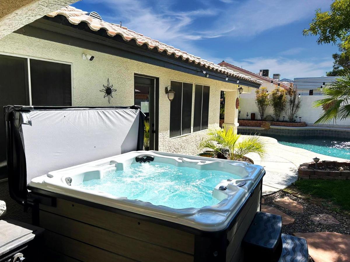 Holiday home Ultimate Vacation: A Luxurious Oasis With A Pool! *