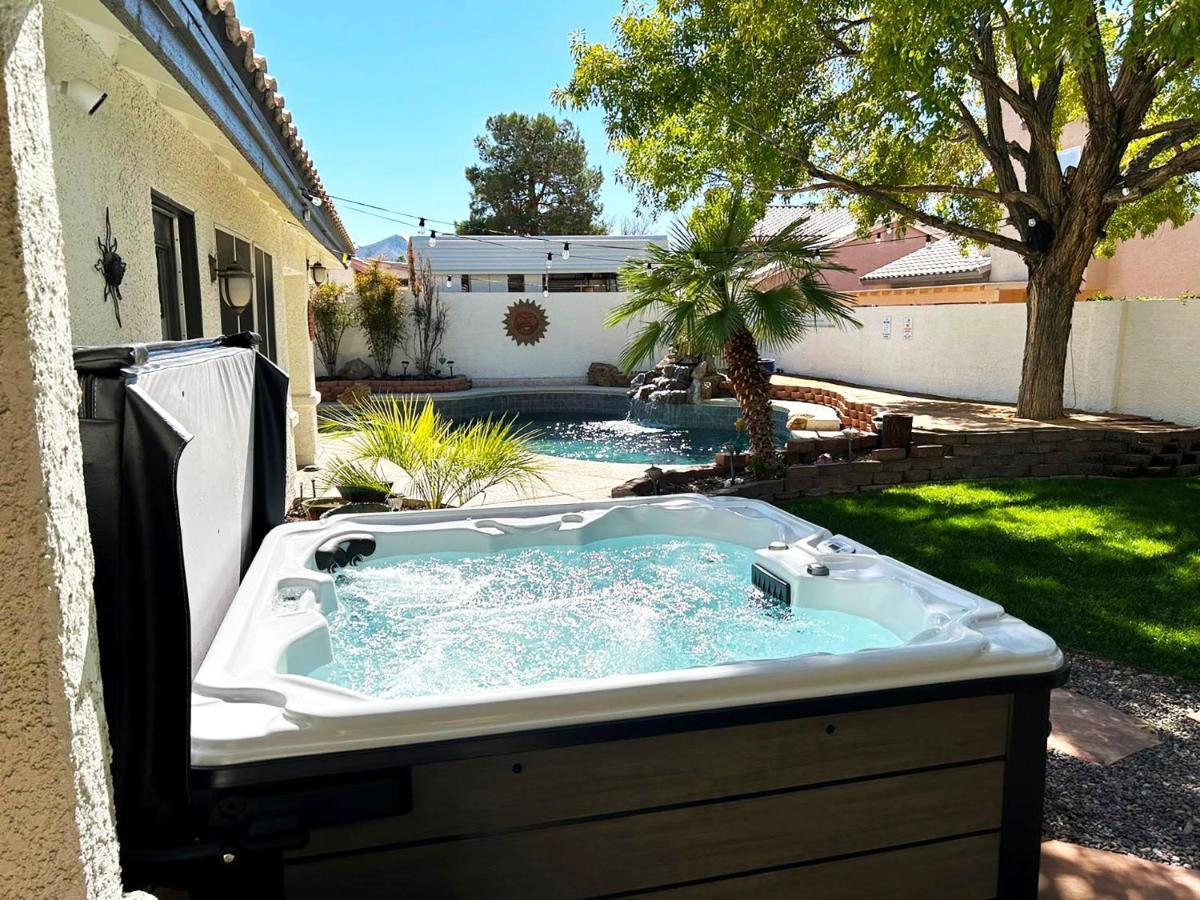 Holiday home Ultimate Vacation: A Luxurious Oasis With A Pool!