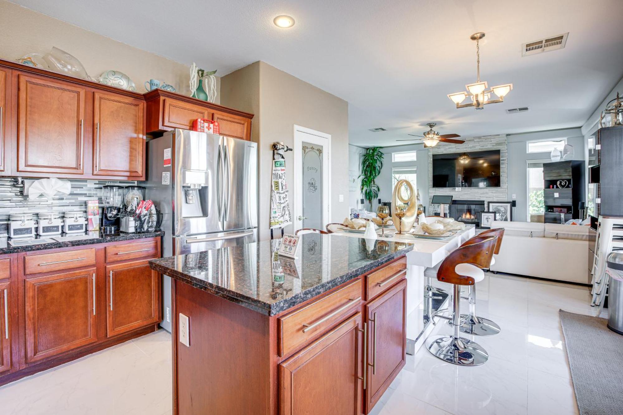 Luxe Henderson Retreat With Pool - 13 Mi To Strip! Las Vegas