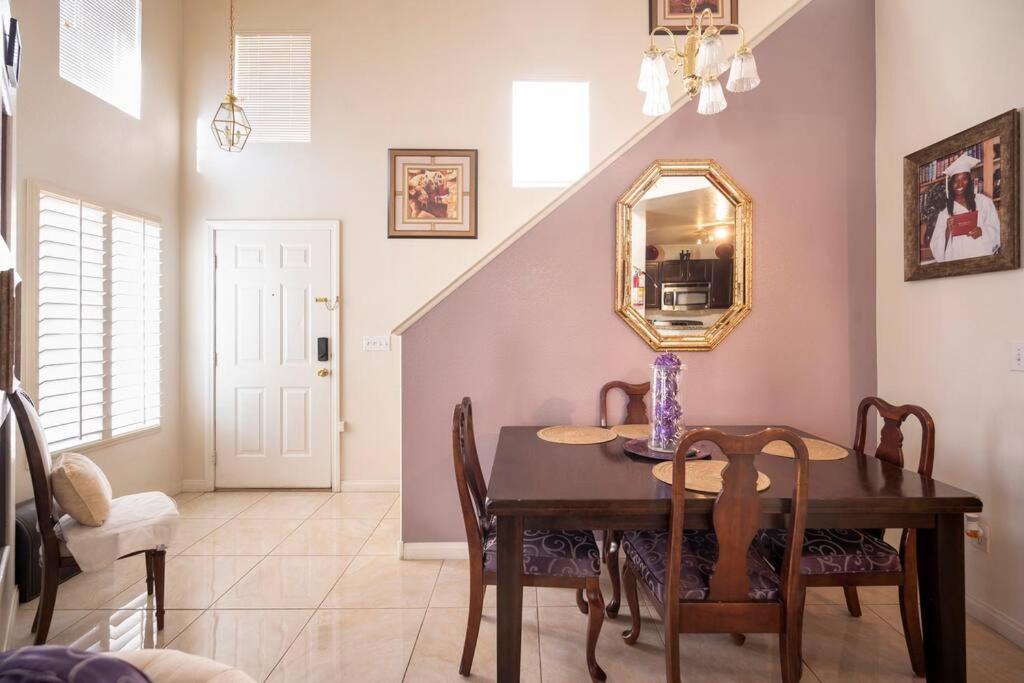Holiday home South Point Mgm 7 Mi. Lv Raiders, Adults Only *