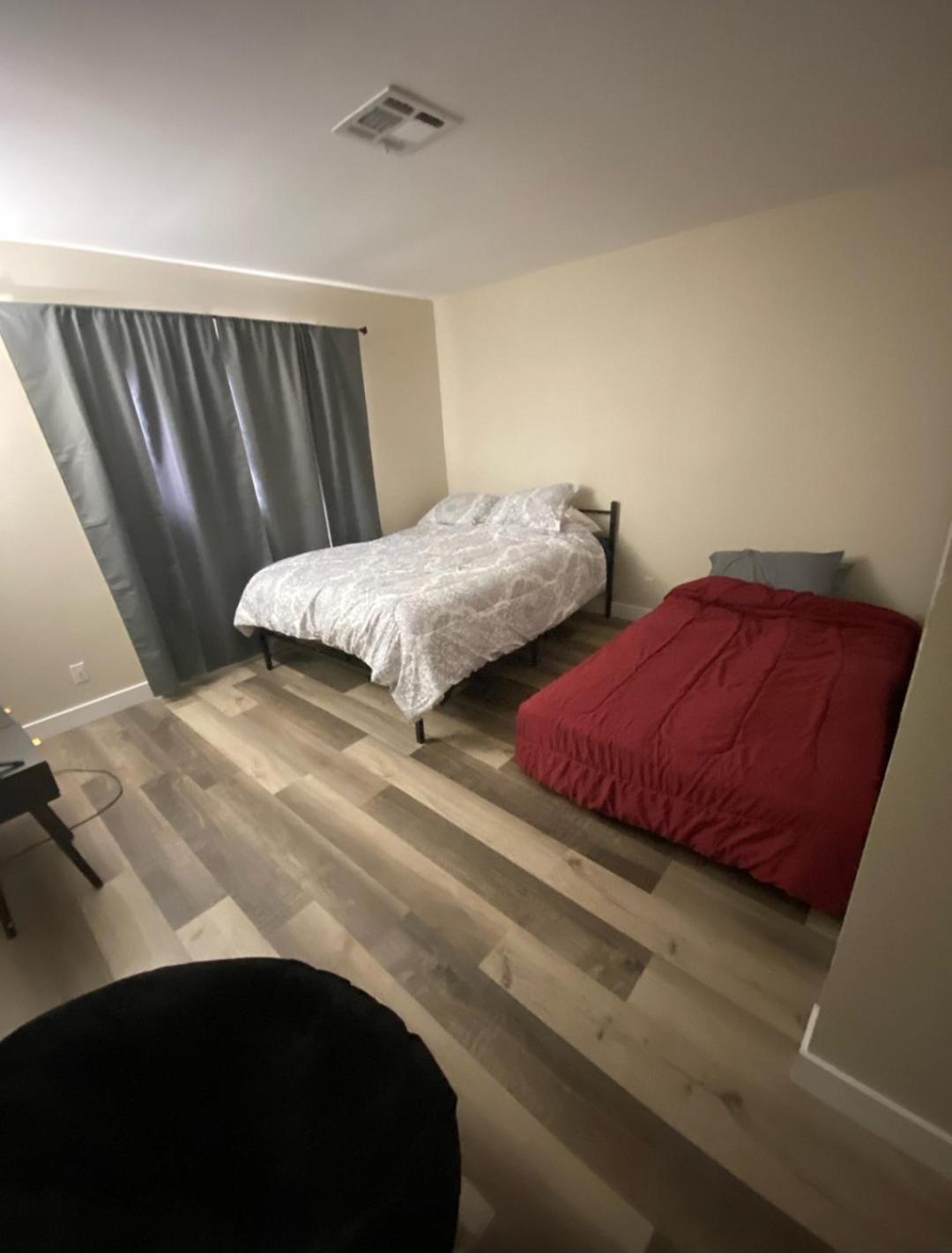 Private Room. 5 Mins From Freemont. 10 Mins From Strip Homestay