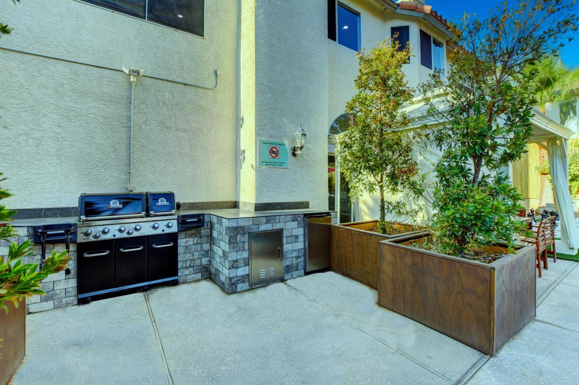Holiday home Buddha Play Modern With Pool & Sauna Near Vegas Strip Las Vegas