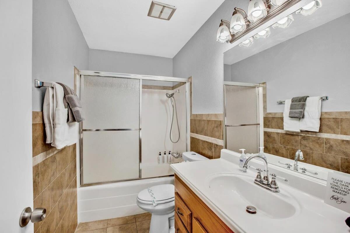 Holiday home 3br, 1 Story W Hot Tub, Grill, Sleeps 6 *