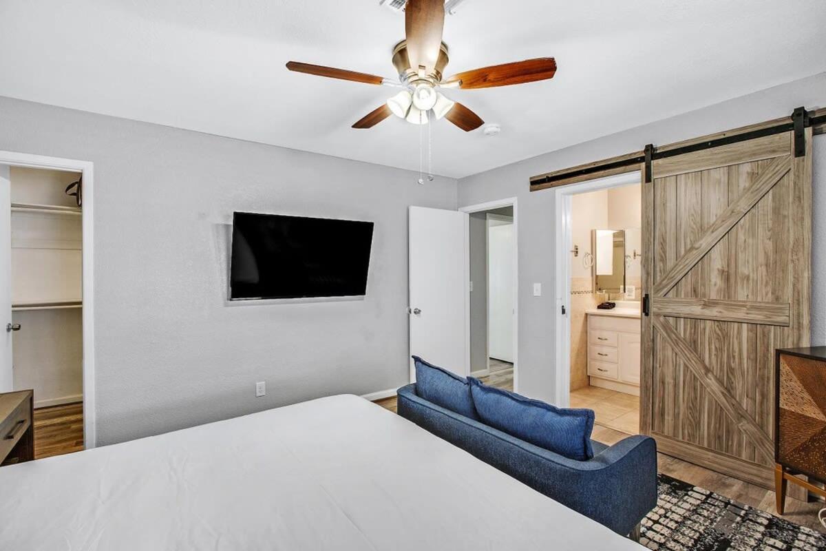 3br, 1 Story W Hot Tub, Grill, Sleeps 6 Holiday home Las Vegas