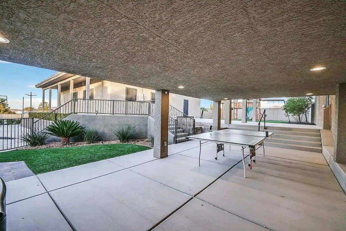 Luxurious 7br Mansion W Pool, Gym, & Casita Villa