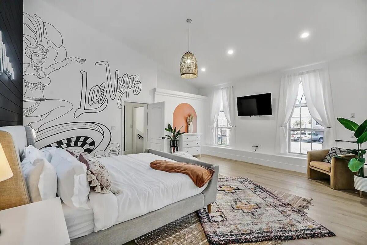 Luxurious 7br Mansion W Pool, Gym, & Casita Las Vegas