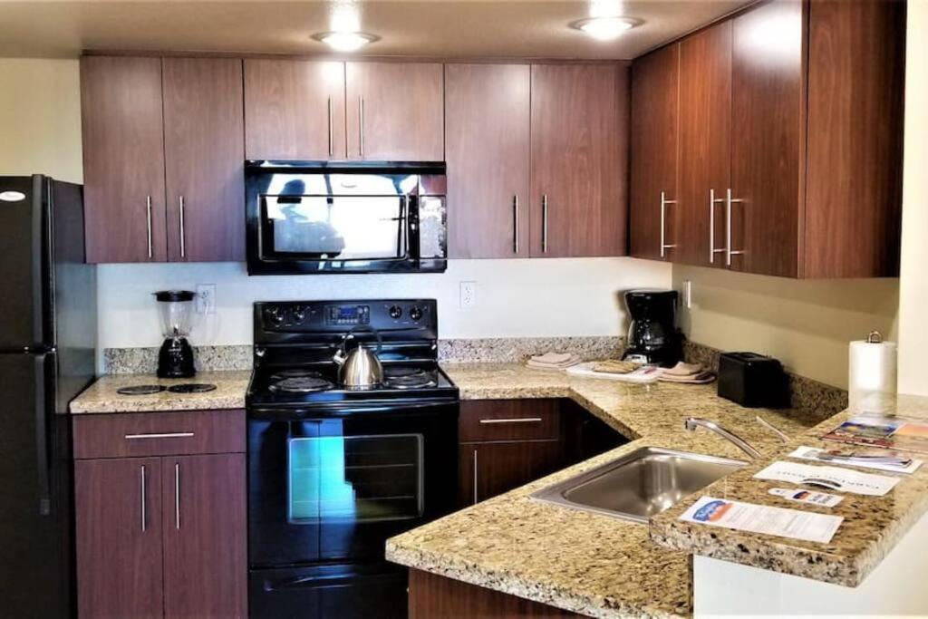 Vegas Modern Suite+amenities *