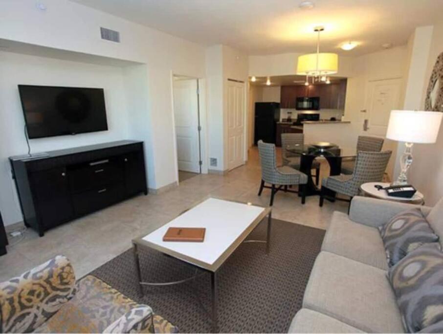 Vegas Modern Suite+amenities Apartment *