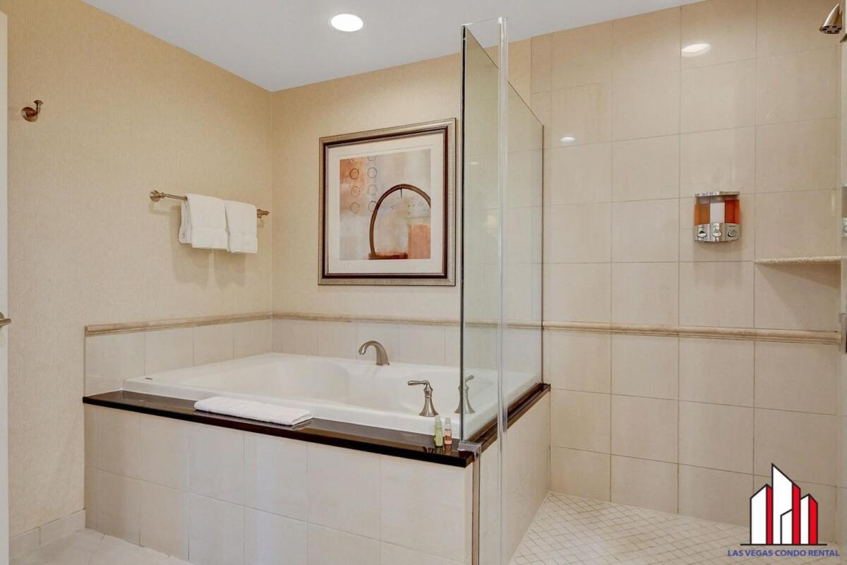 Mgm Signature-25-805 Balcony Strip Sphere F1 Views Holiday home Las Vegas