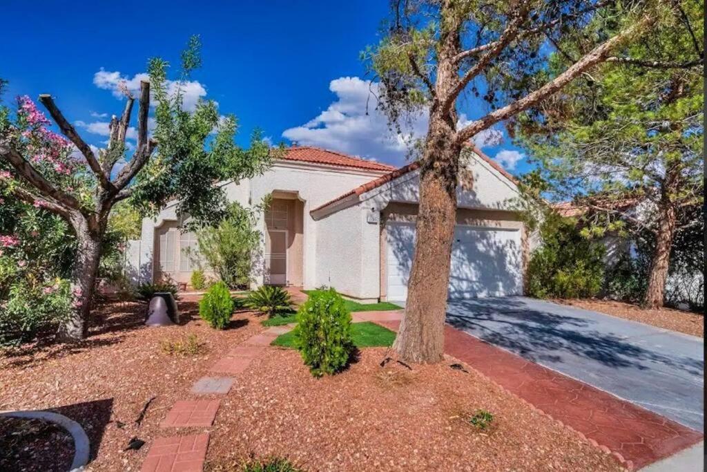 Pet Friendly Rancher With Pool/sw Vegas