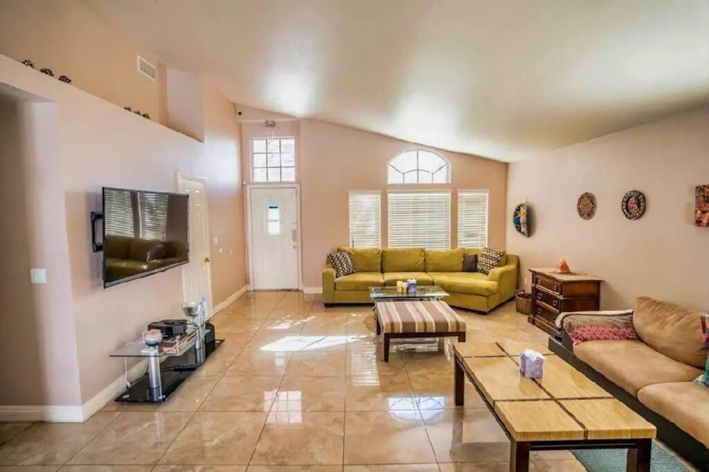 Pet Friendly Rancher With Pool/sw Vegas * Las Vegas