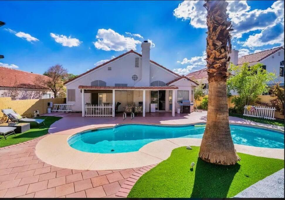 Pet Friendly Rancher With Pool/sw Vegas