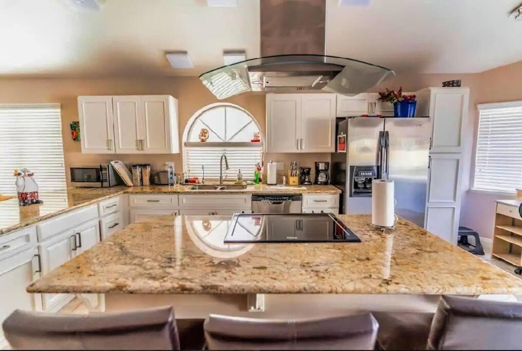 Pet Friendly Rancher With Pool/sw Vegas Villa Las Vegas
