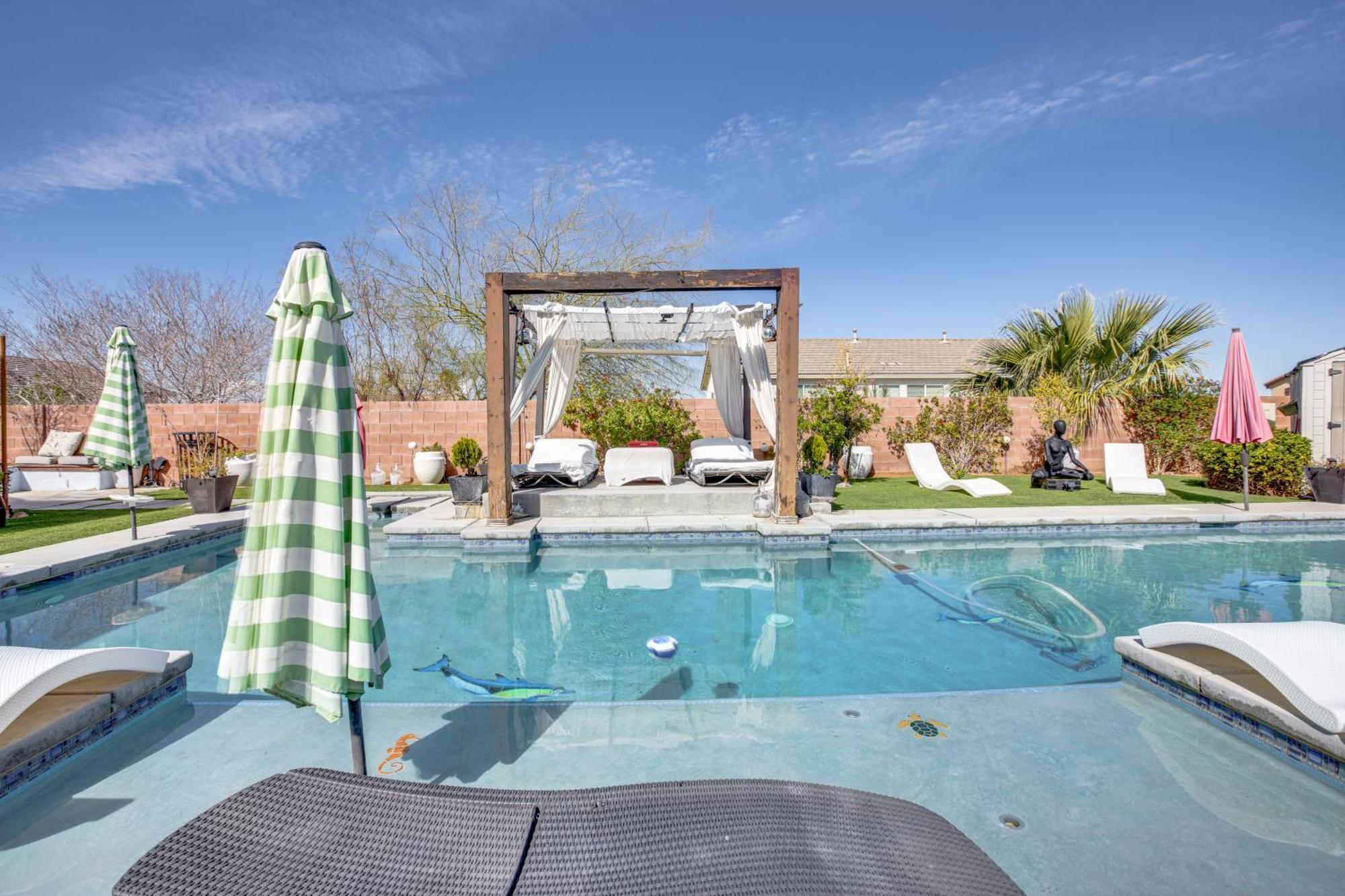 Luxe Henderson Retreat With Pool - 13 Mi To Strip! Holiday home Las Vegas