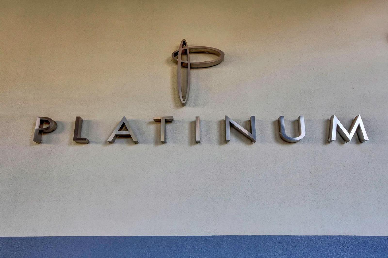 Diligence At The Platinum - No Fees And Free Parking *