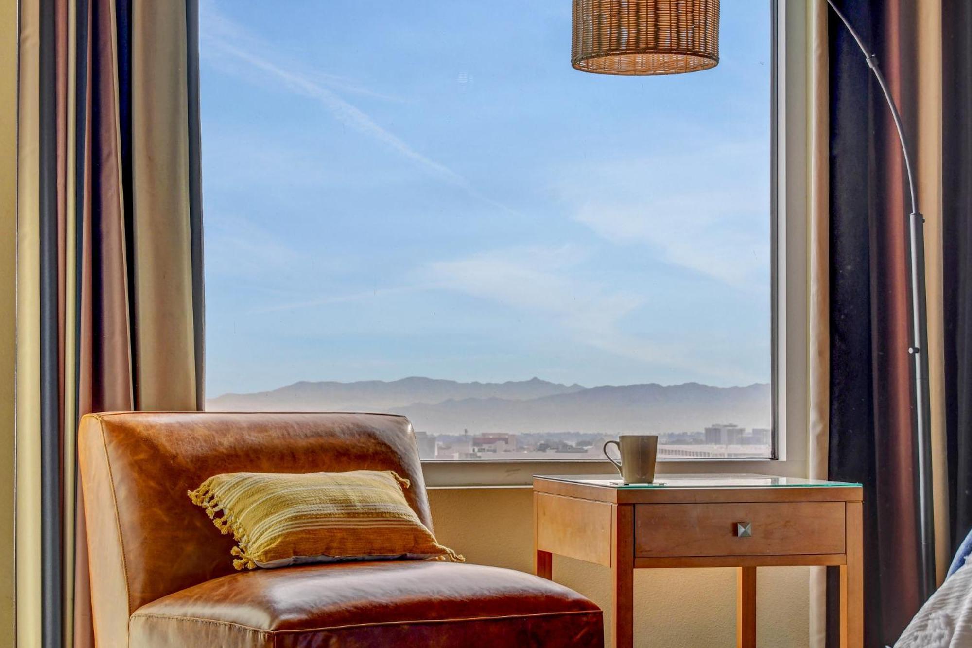 Diligence At The Platinum - No Fees And Free Parking Aparthotel