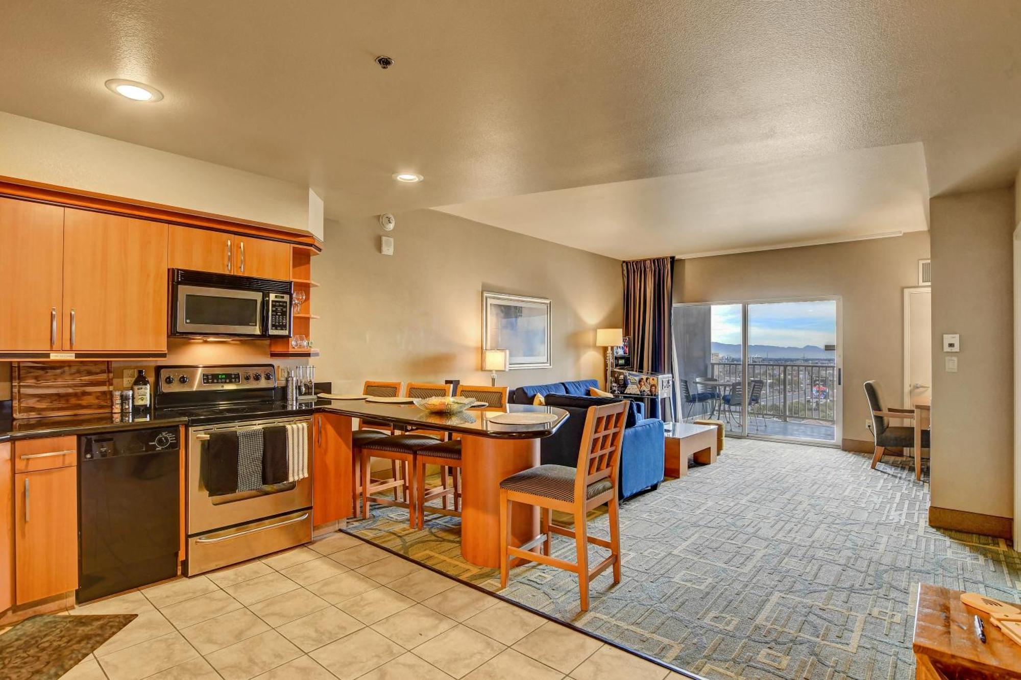 Diligence At The Platinum - No Fees And Free Parking