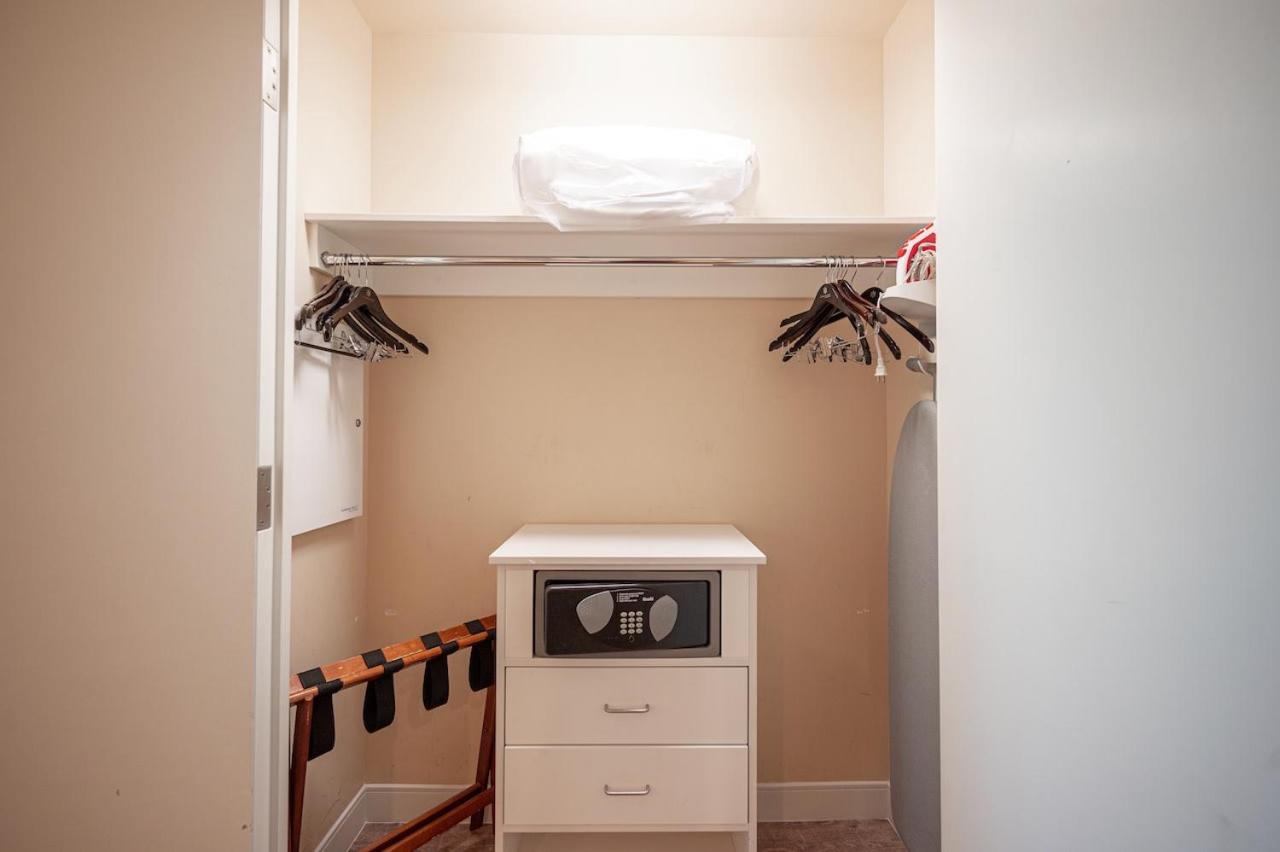 Holiday home No Fee Strip View Balcony+free Valet+ Pool