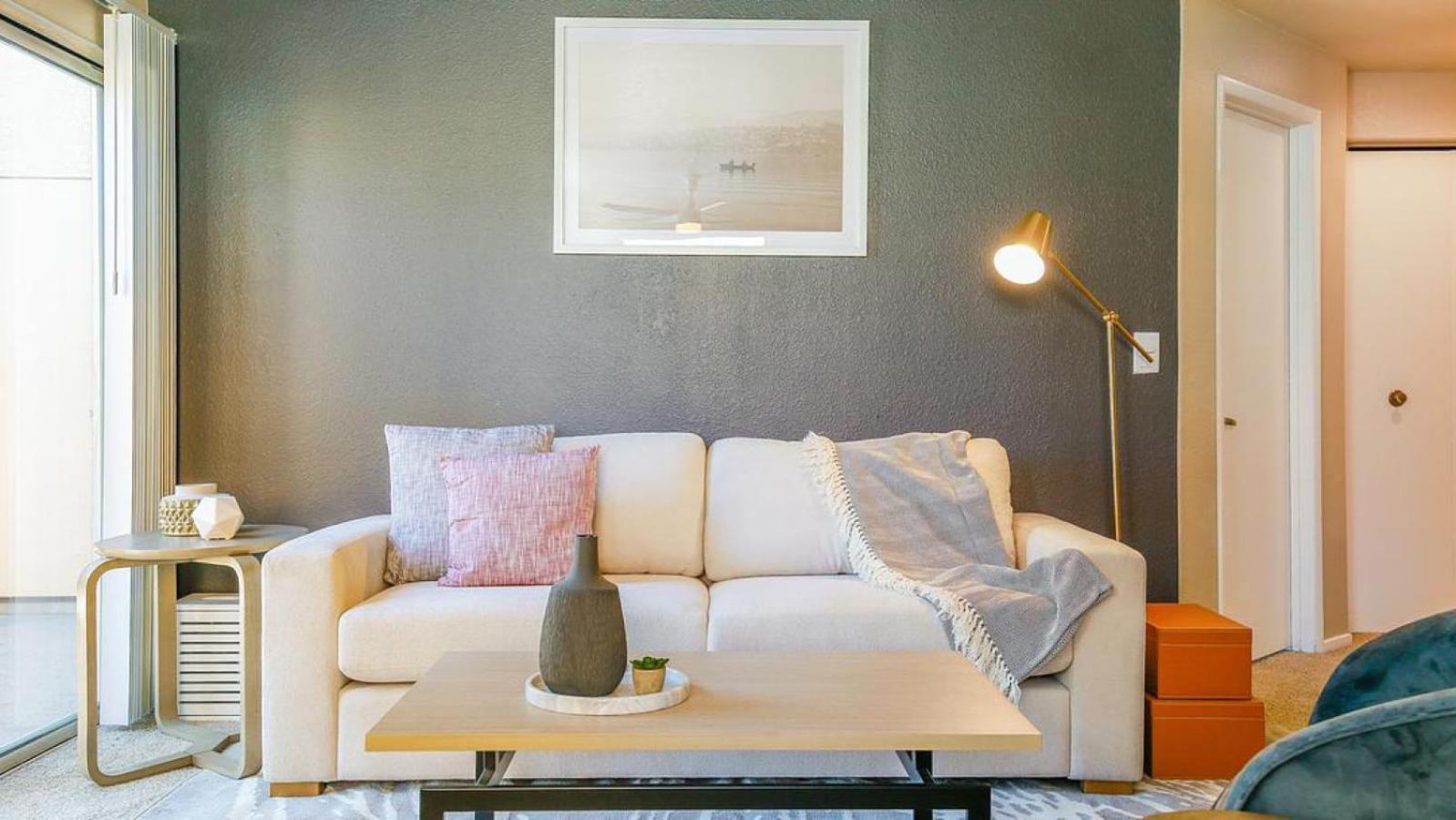 Landing - Modern With Amazing Amenities Apartment