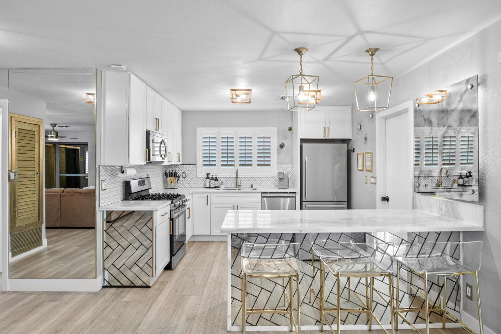 Close To Strip, King Beds, Pool, Bbq, Modern Holiday home Las Vegas