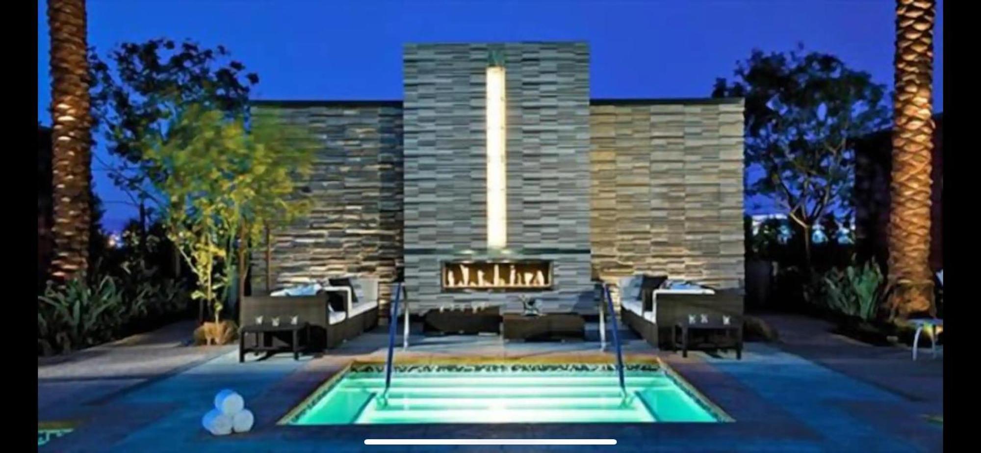 Palms Place Residential Tower Hotel