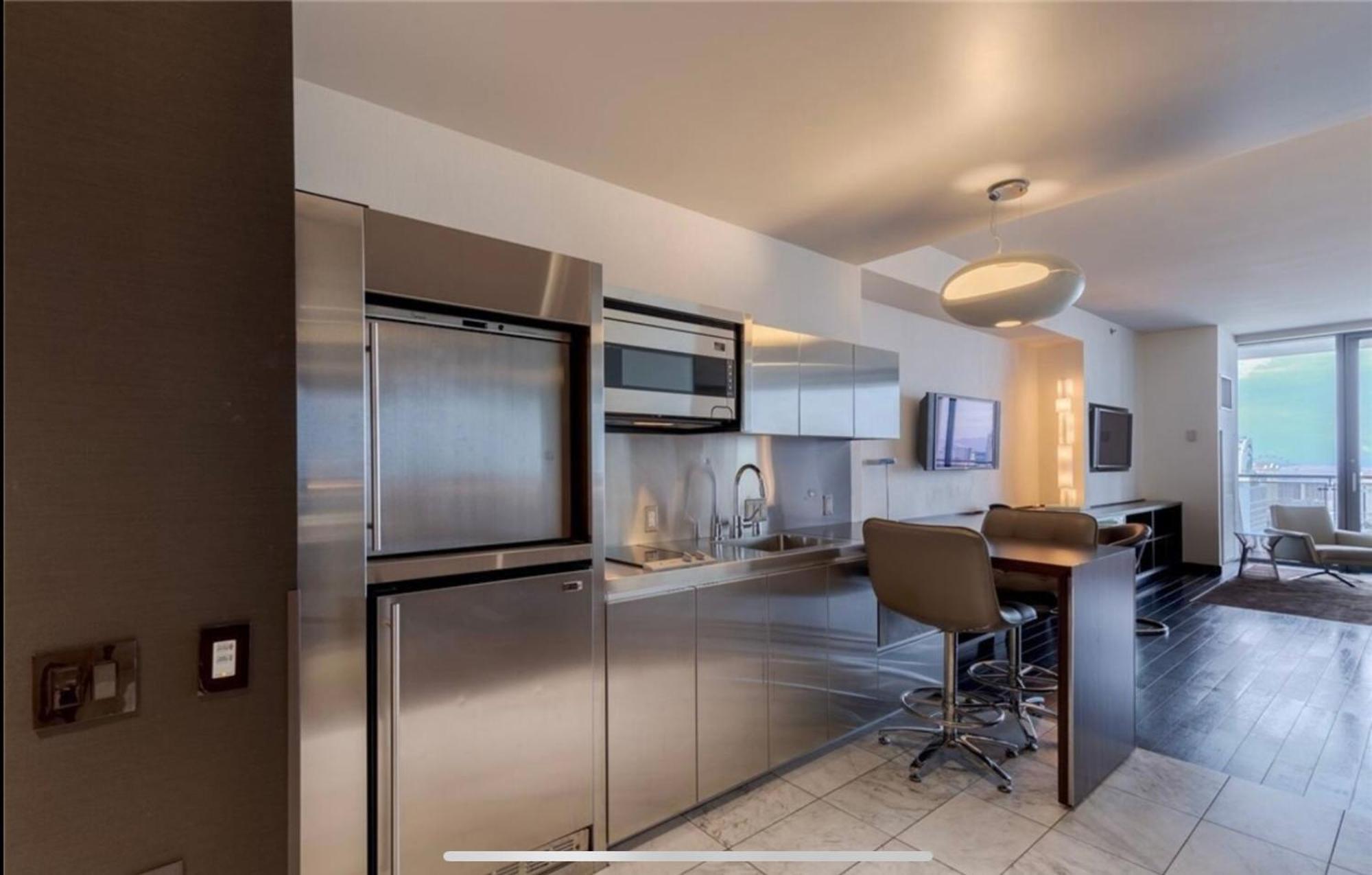 Palms Place Residential Tower Hotel