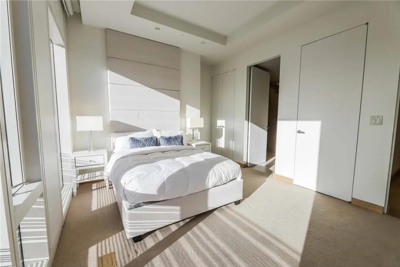 Apartment Elegant Corner 2 Bedroom With Floor To Ceiling Windows Las Vegas