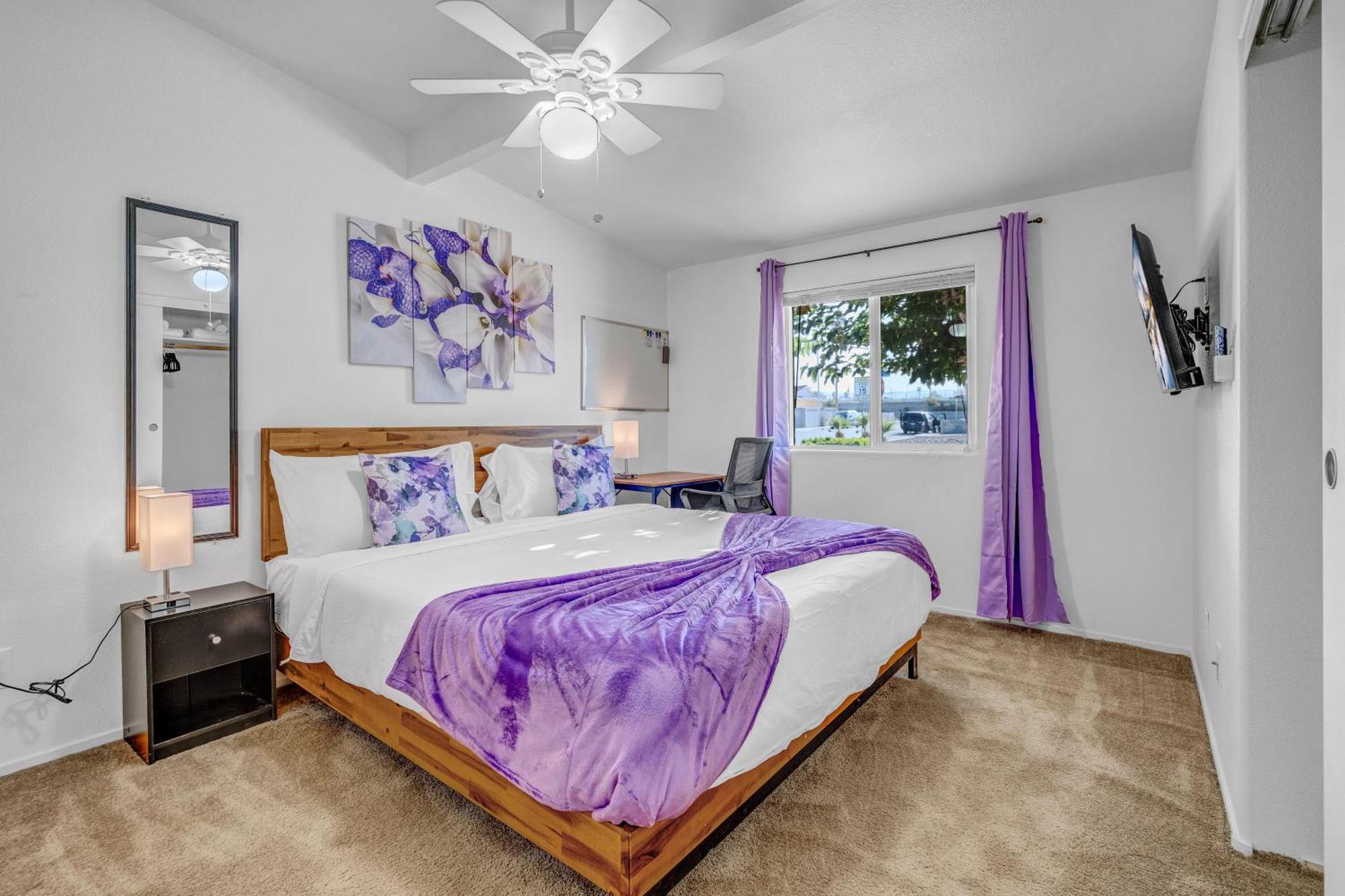 Spacious Remodeled Retreat Haven Holiday home Las Vegas