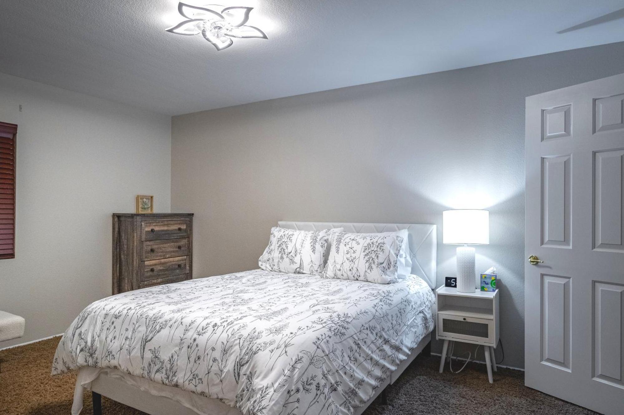 5br 3ba Family Friendly Entire W Pool, Spa, Games, Tvs, And Villa