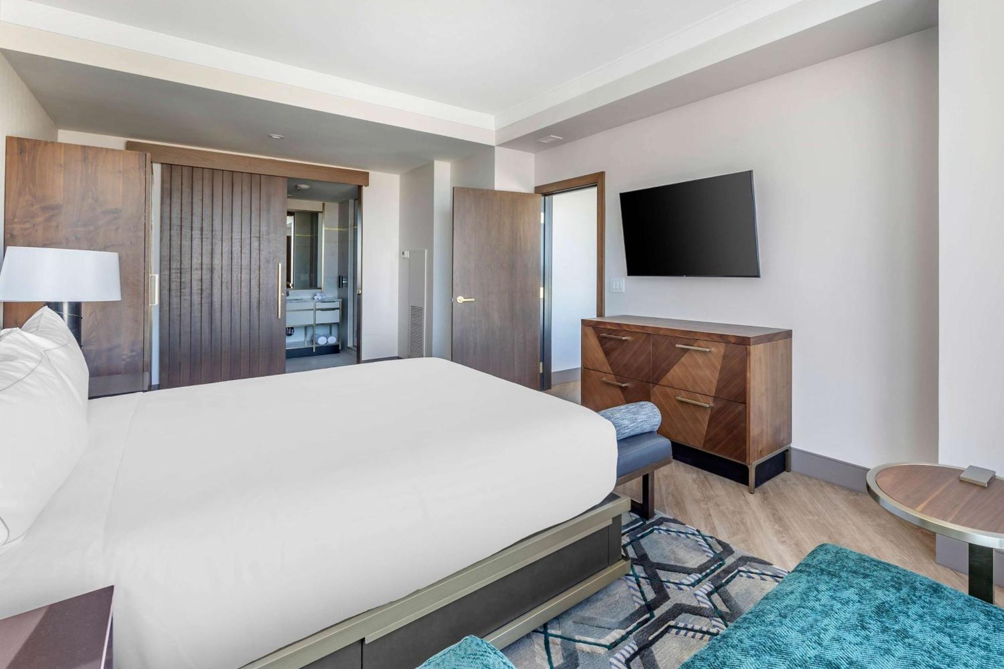 Hilton Club Elara Vegas Hotel