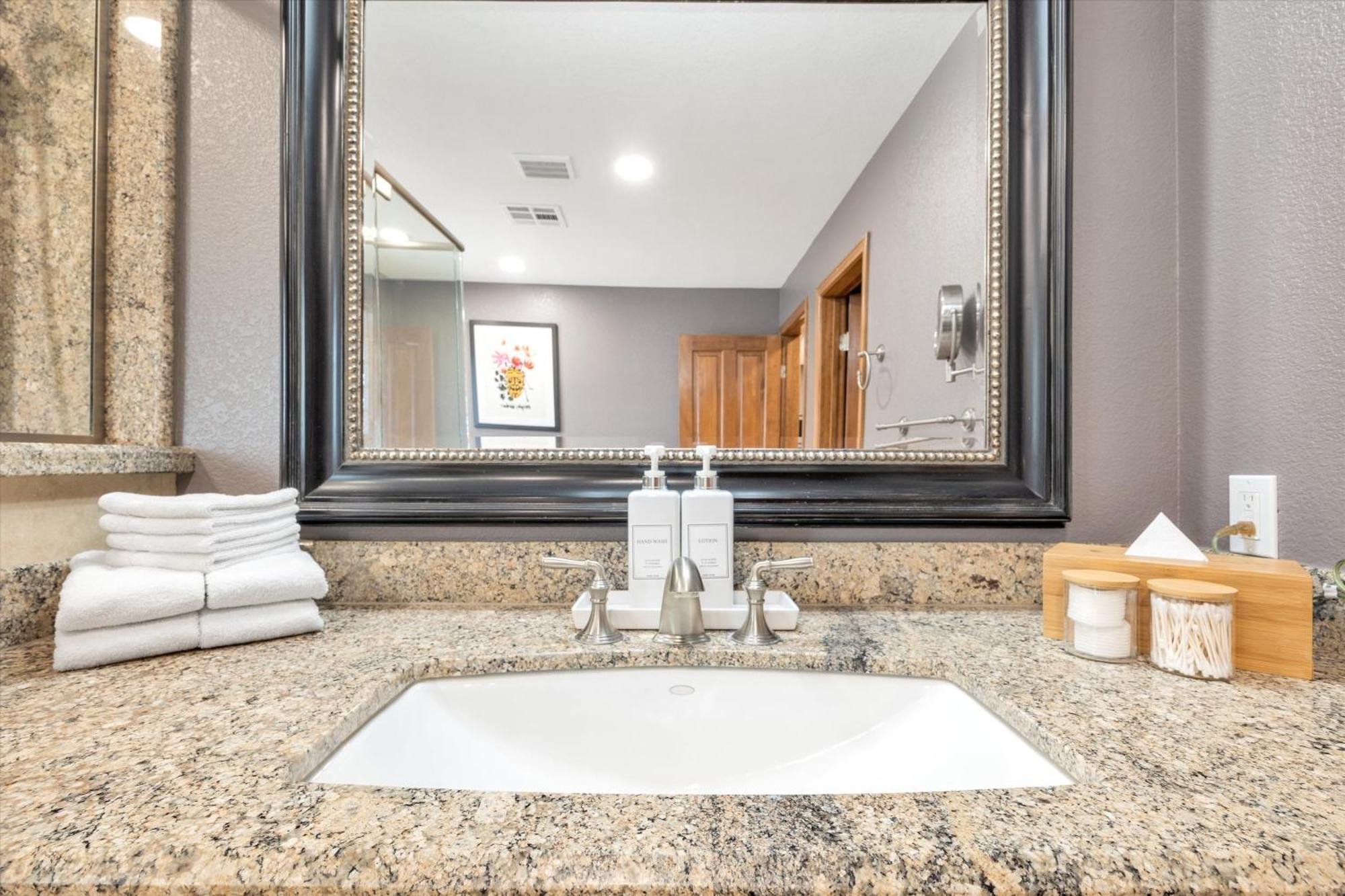 Luxury With Pool And Villa Las Vegas