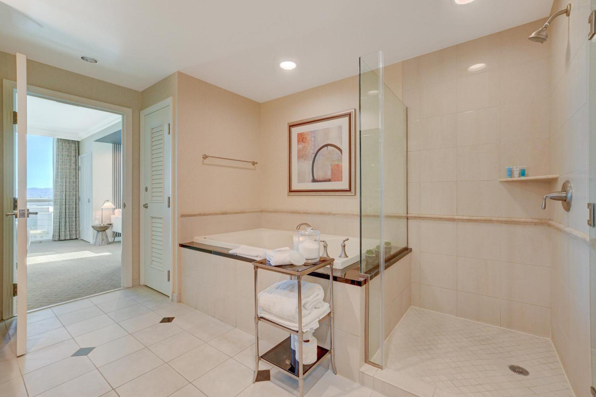 Luxe 1br 2bth Mgm Signature Balcony * Las Vegas