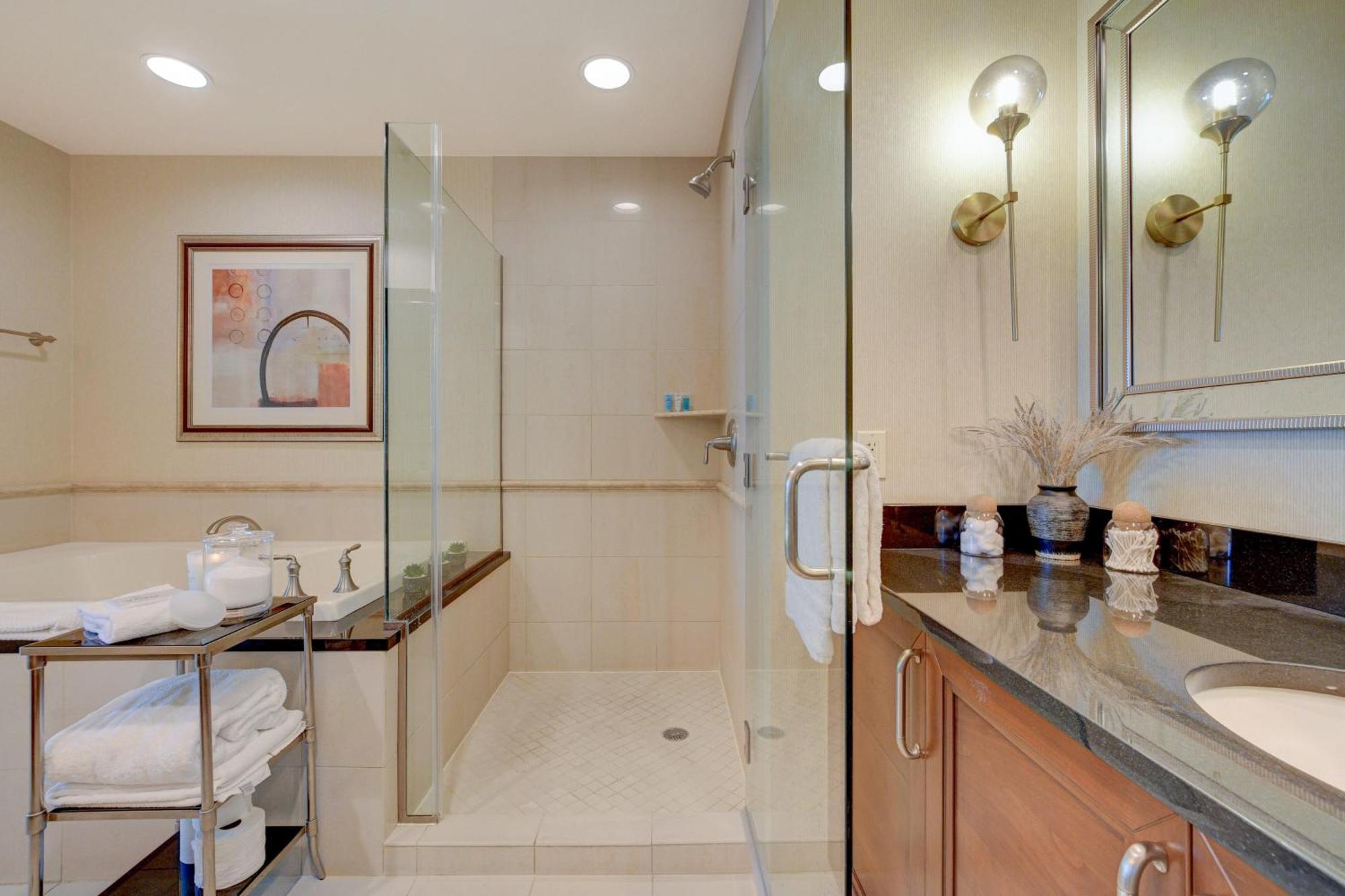 Luxe 1br 2bth Mgm Signature Balcony