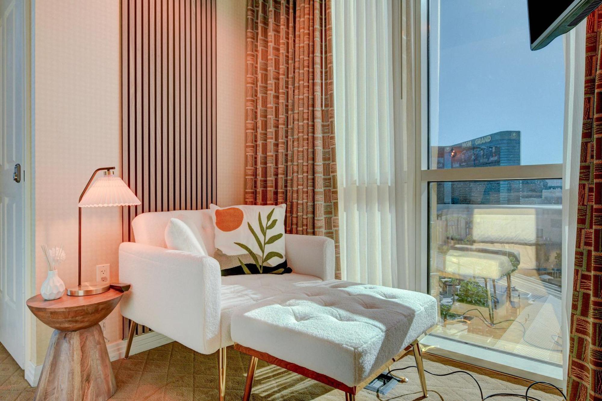 Luxe 1br 2bth Mgm Signature Balcony *