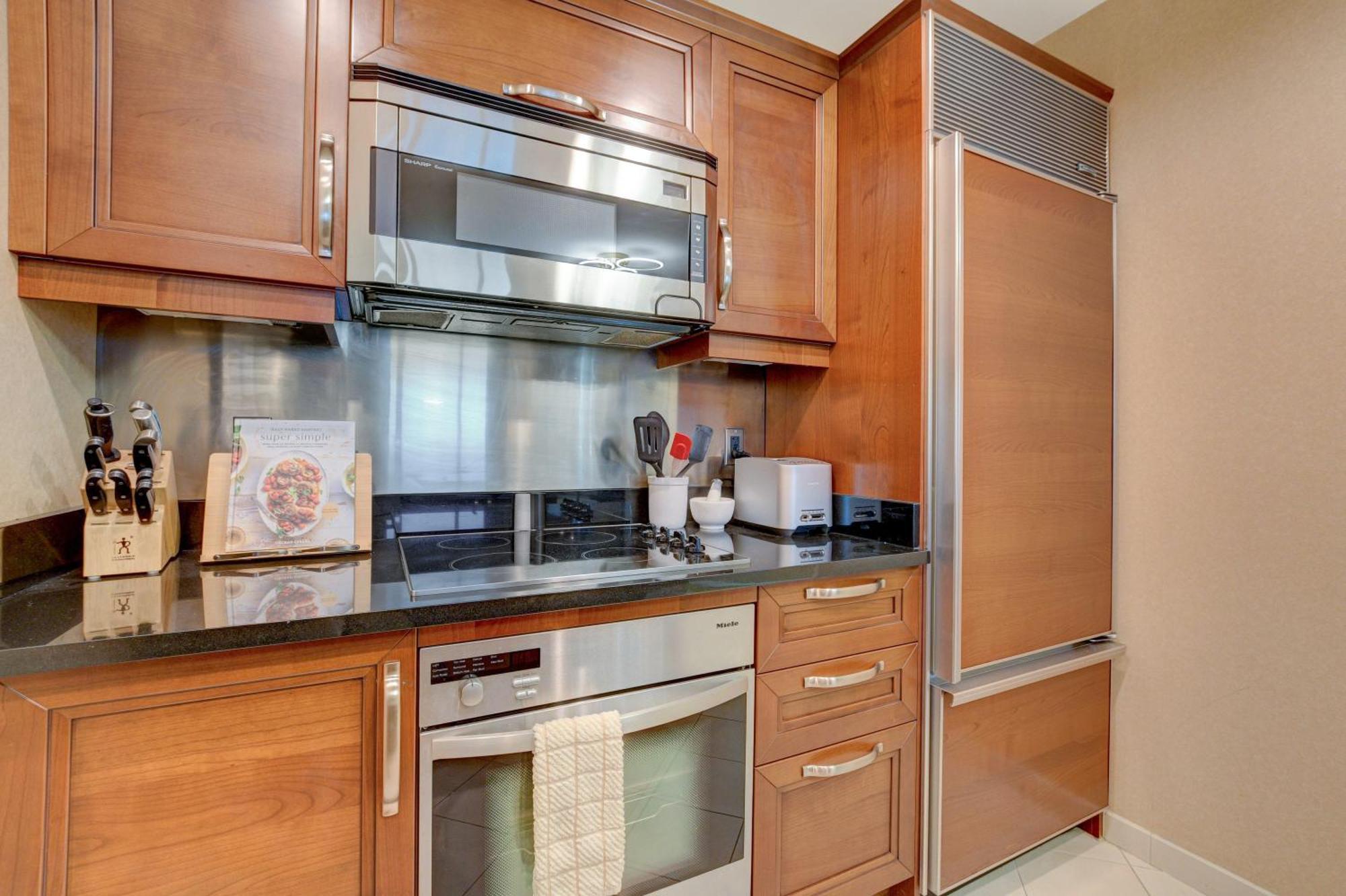 Luxe 1br 2bth Mgm Signature Balcony Aparthotel Las Vegas