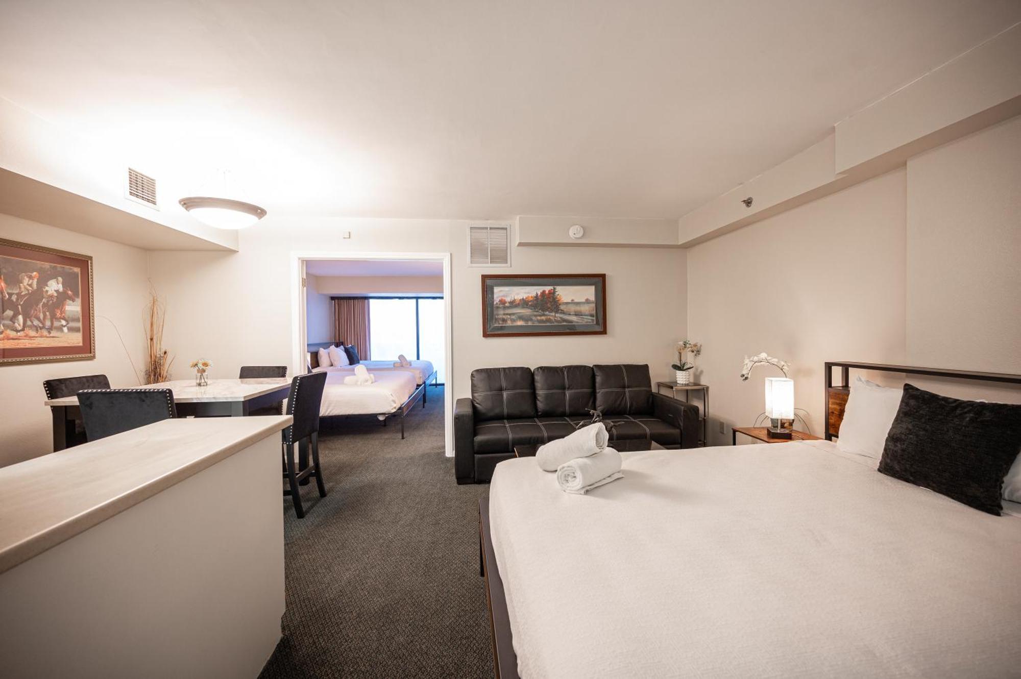 Penthouse On The Strip - 6 Comfy Beds!!! Apartment