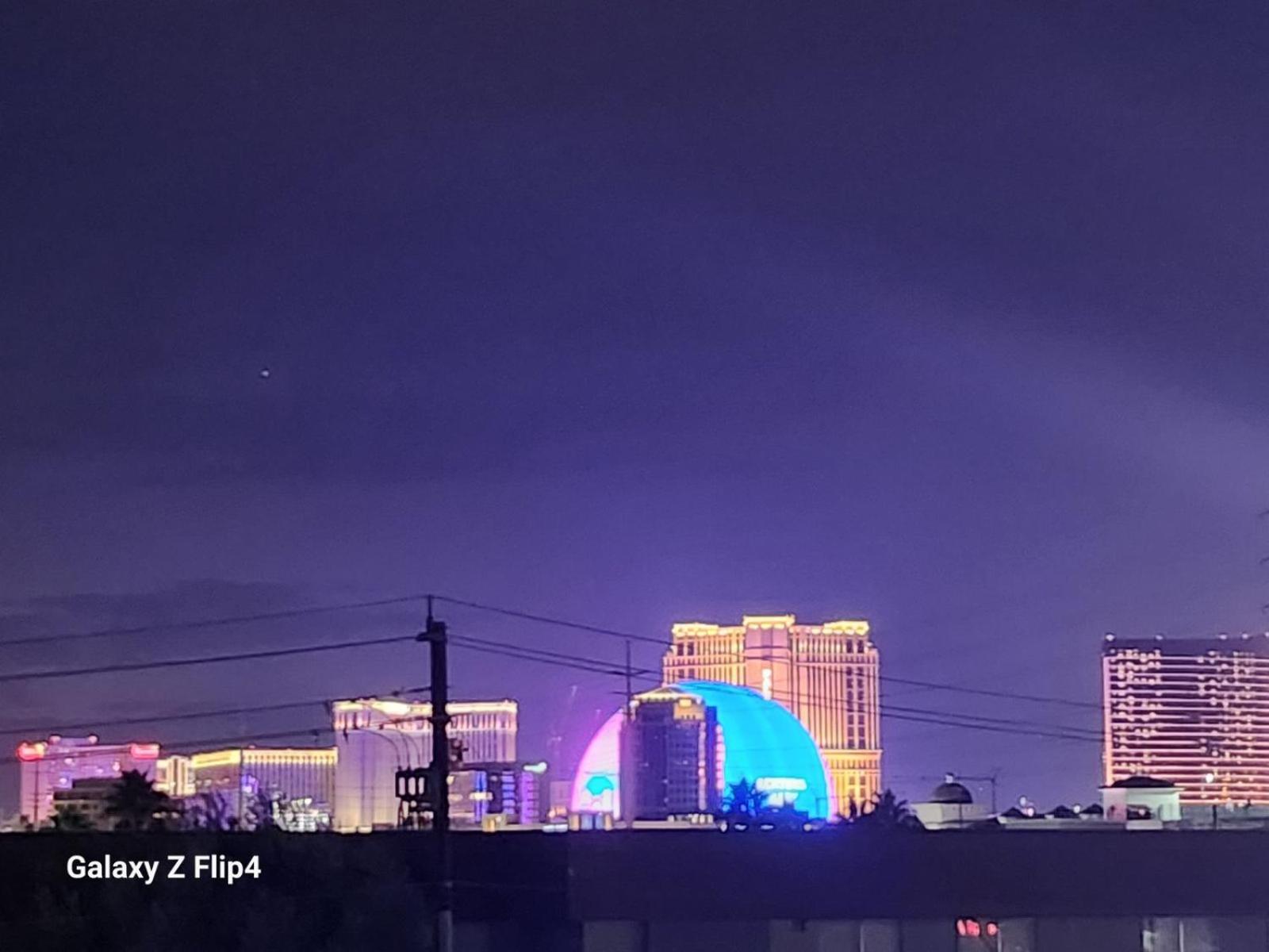 Staycation Near Flamingo Road *