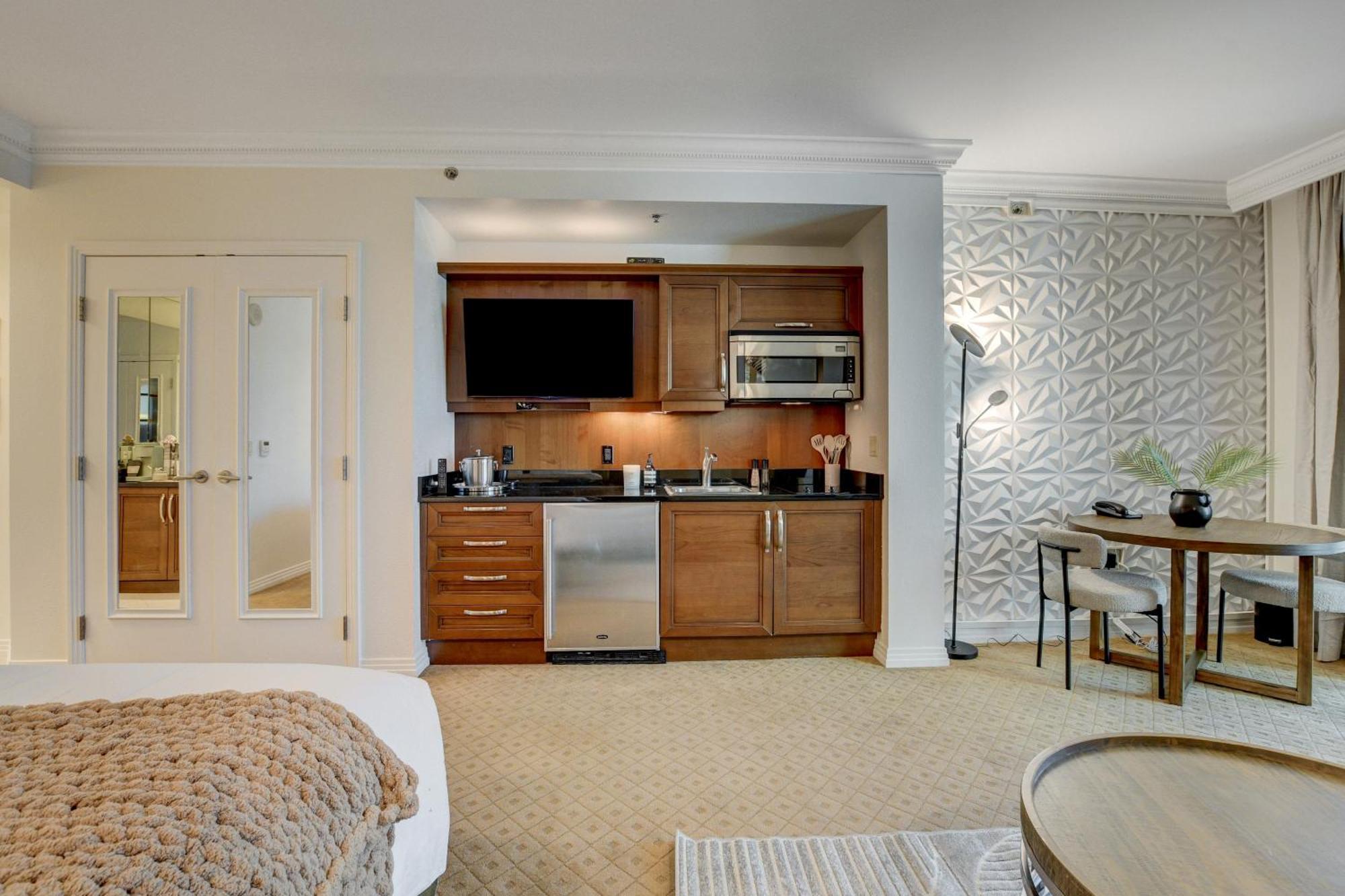 Aparthotel Jewel W/balcony Mgm Signature * 23rd Floor* Strip View *