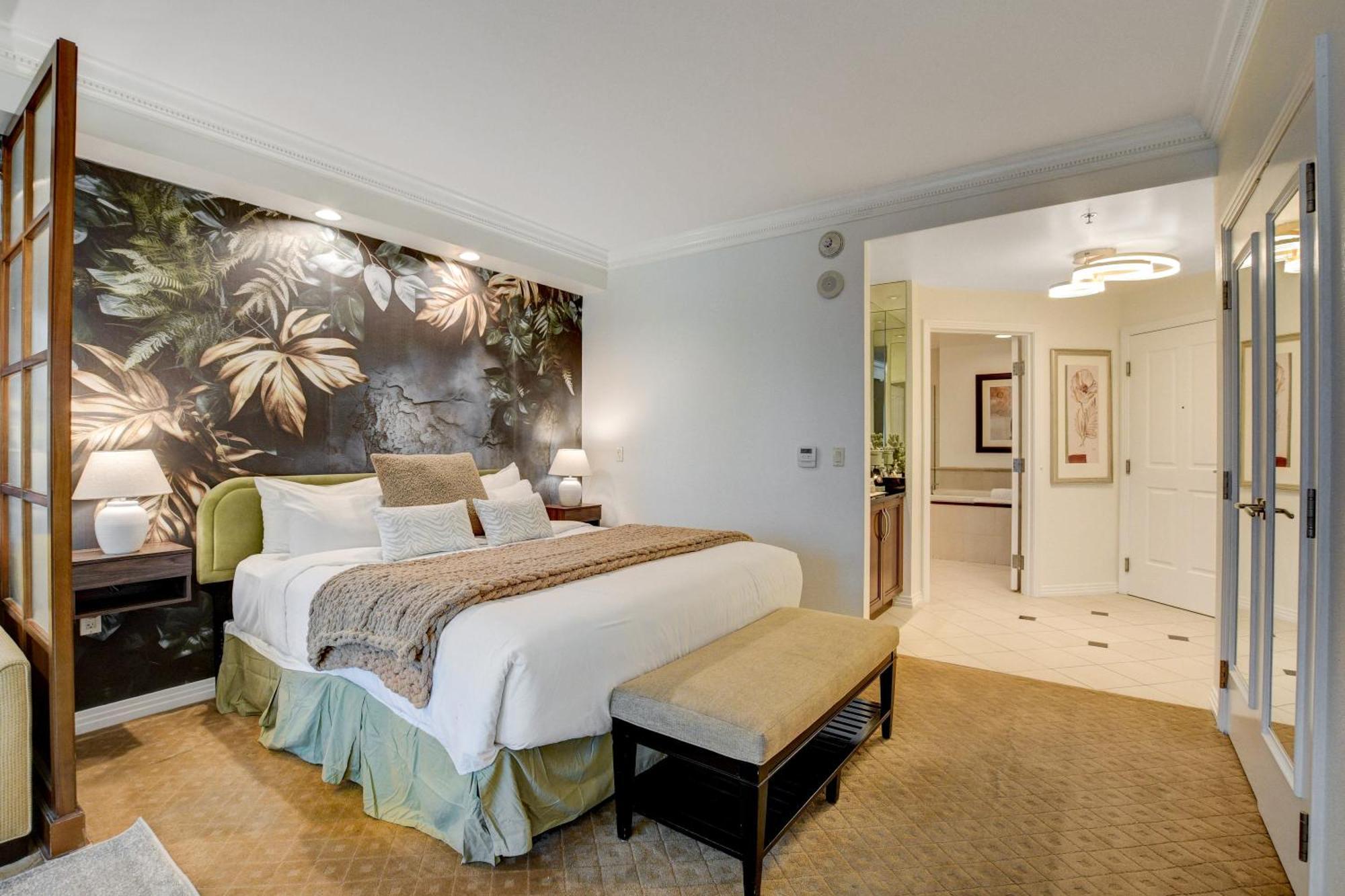Jewel W/balcony Mgm Signature * 23rd Floor* Strip View Aparthotel *