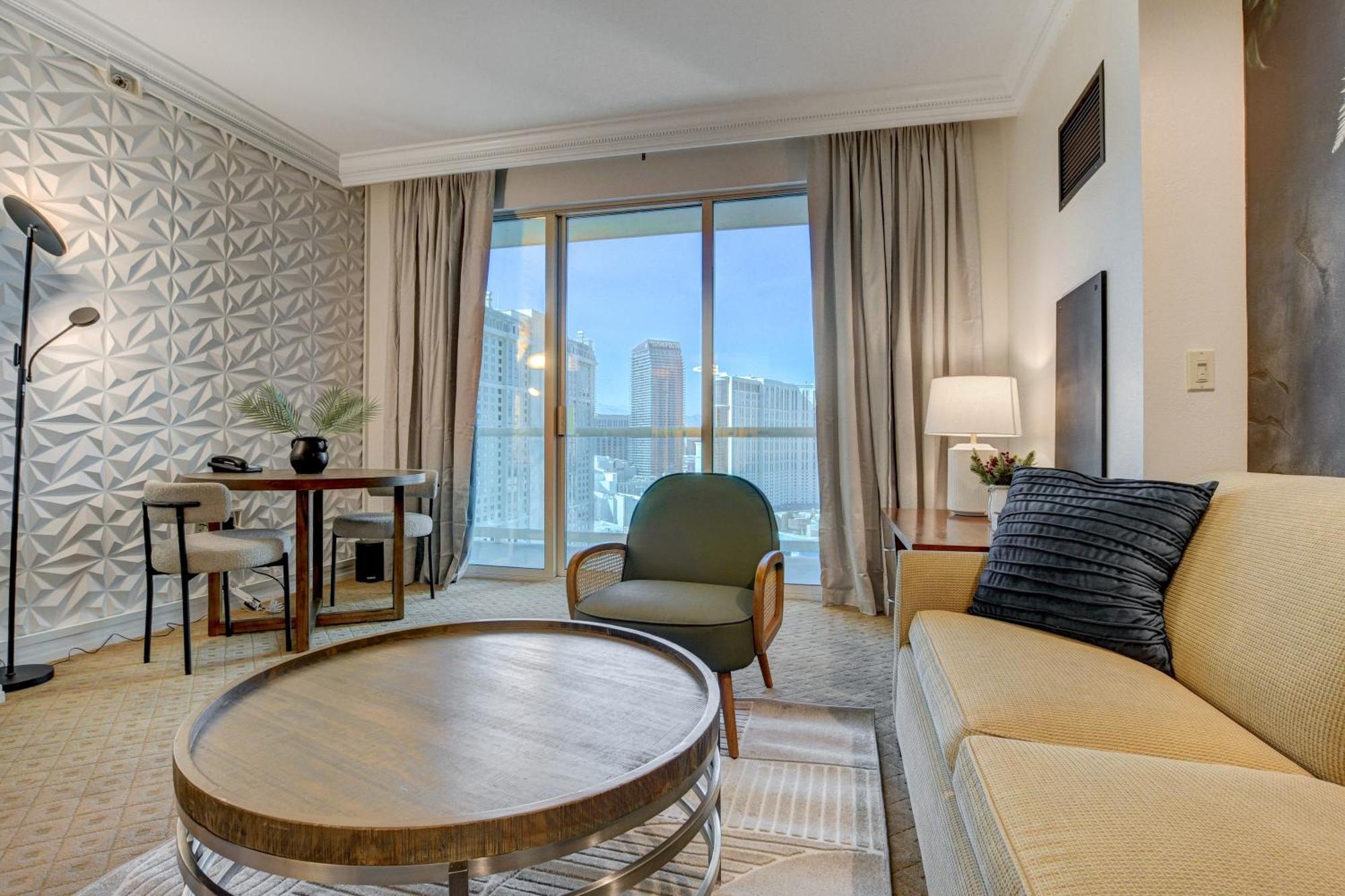 Jewel W/balcony Mgm Signature * 23rd Floor* Strip View