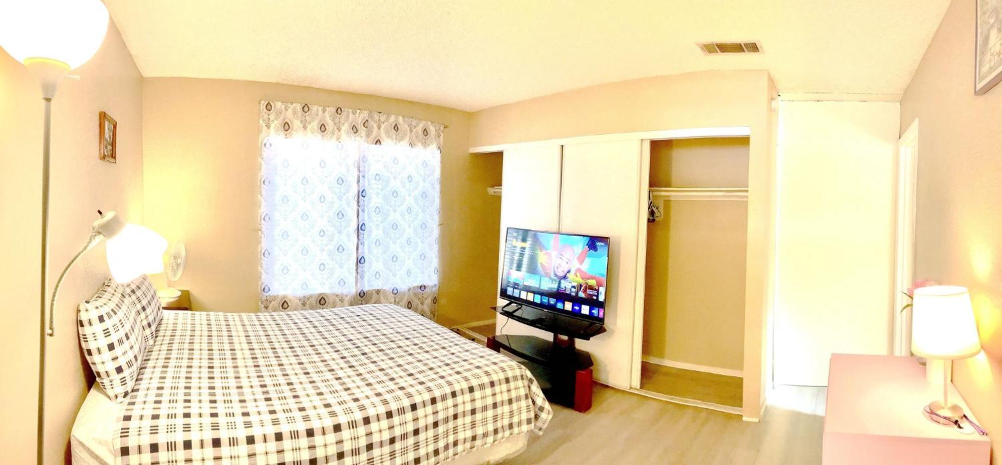 Independent Bedroom With Private Bathroom#2 * Las Vegas