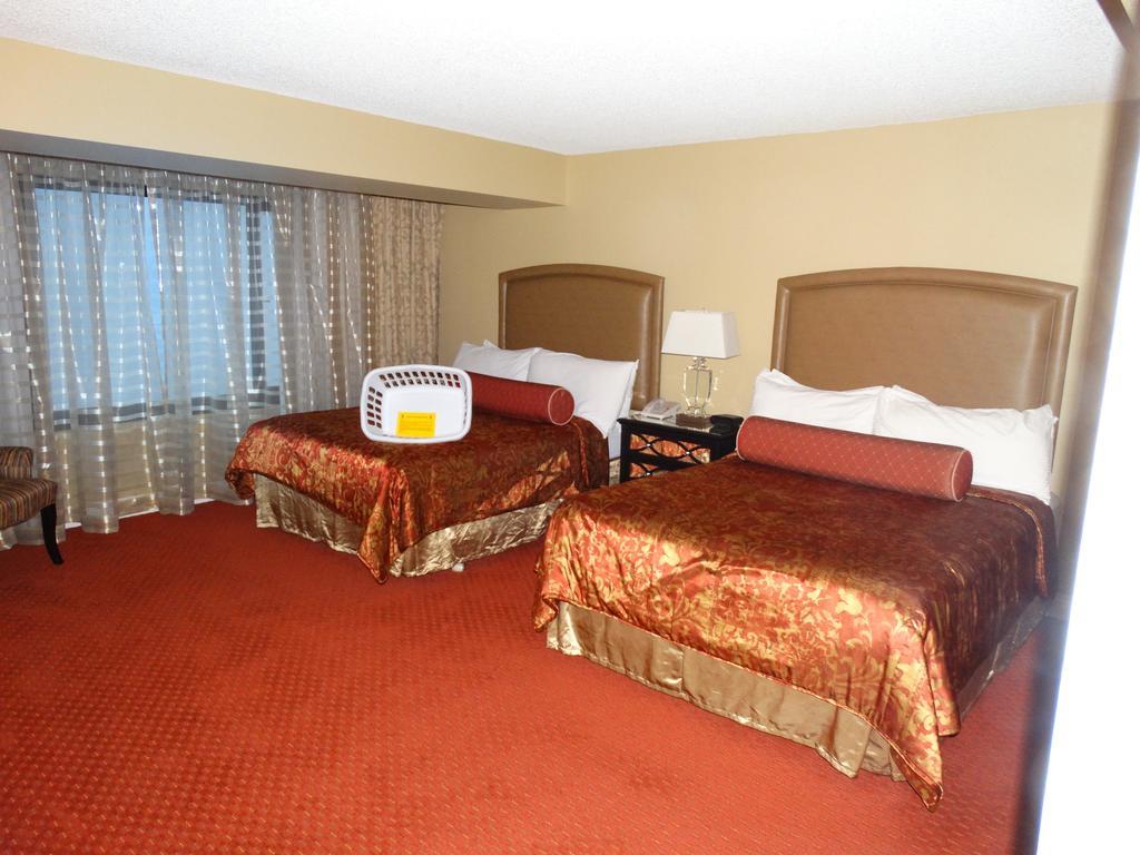 Aparthotel Suites At Jockey Club 3*