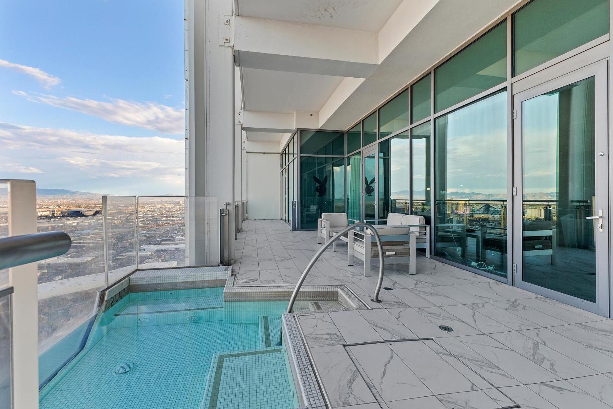 Aparthotel Stripviewsuites Ultimate Luxury Penthouses Full Strip View & Balcony
