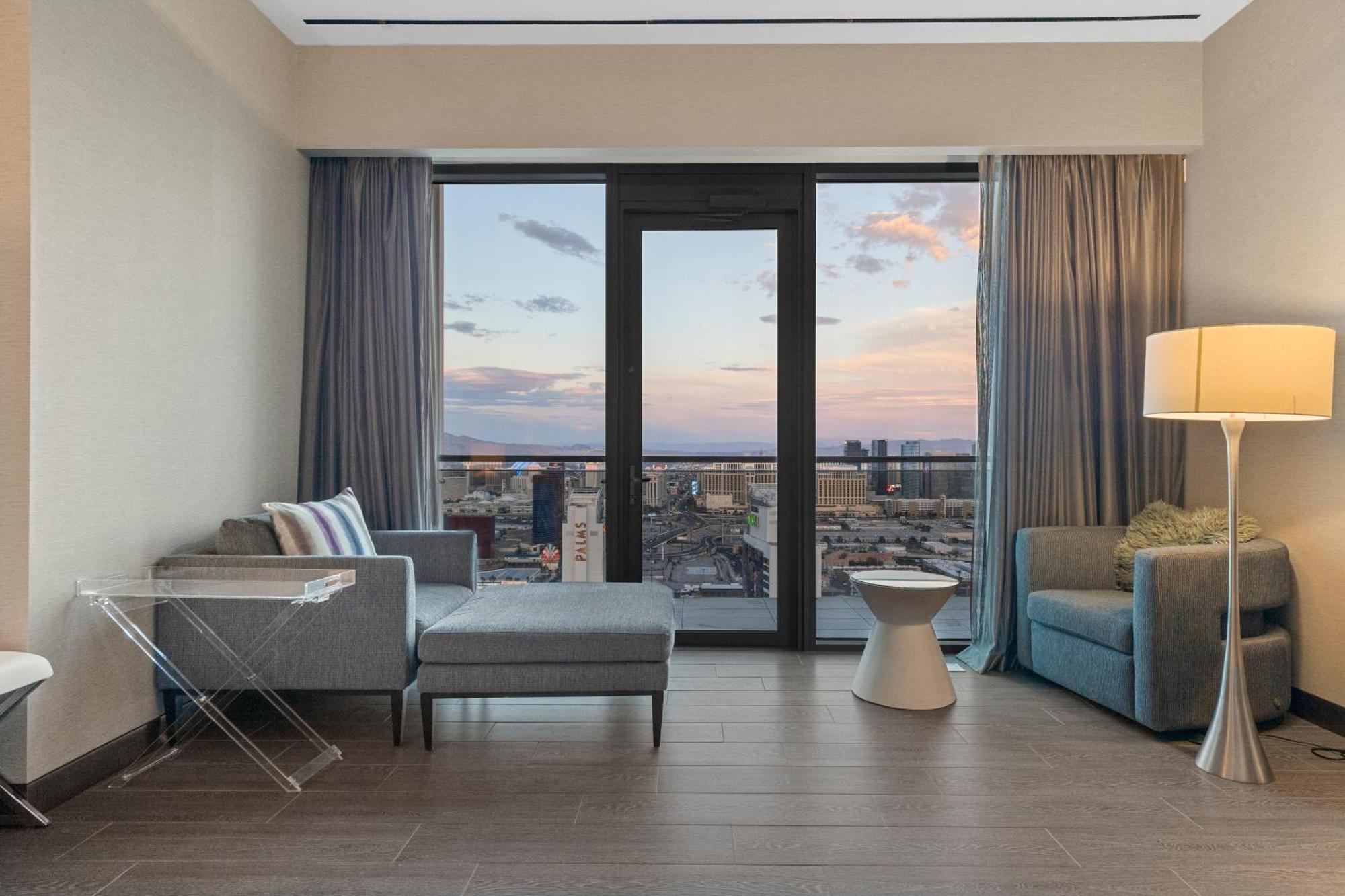 Stripviewsuites Ultimate Luxury Penthouses Full Strip View & Balcony Aparthotel *