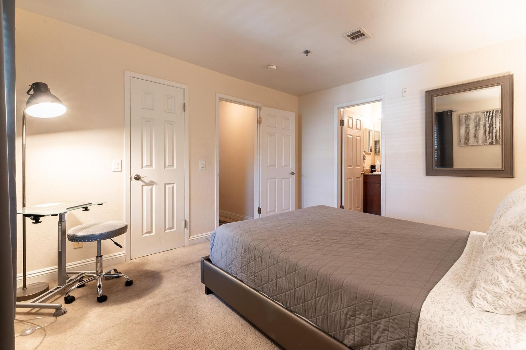 Apartment Rio-adjacent 2br Pool, Gym, Free Parking Las Vegas