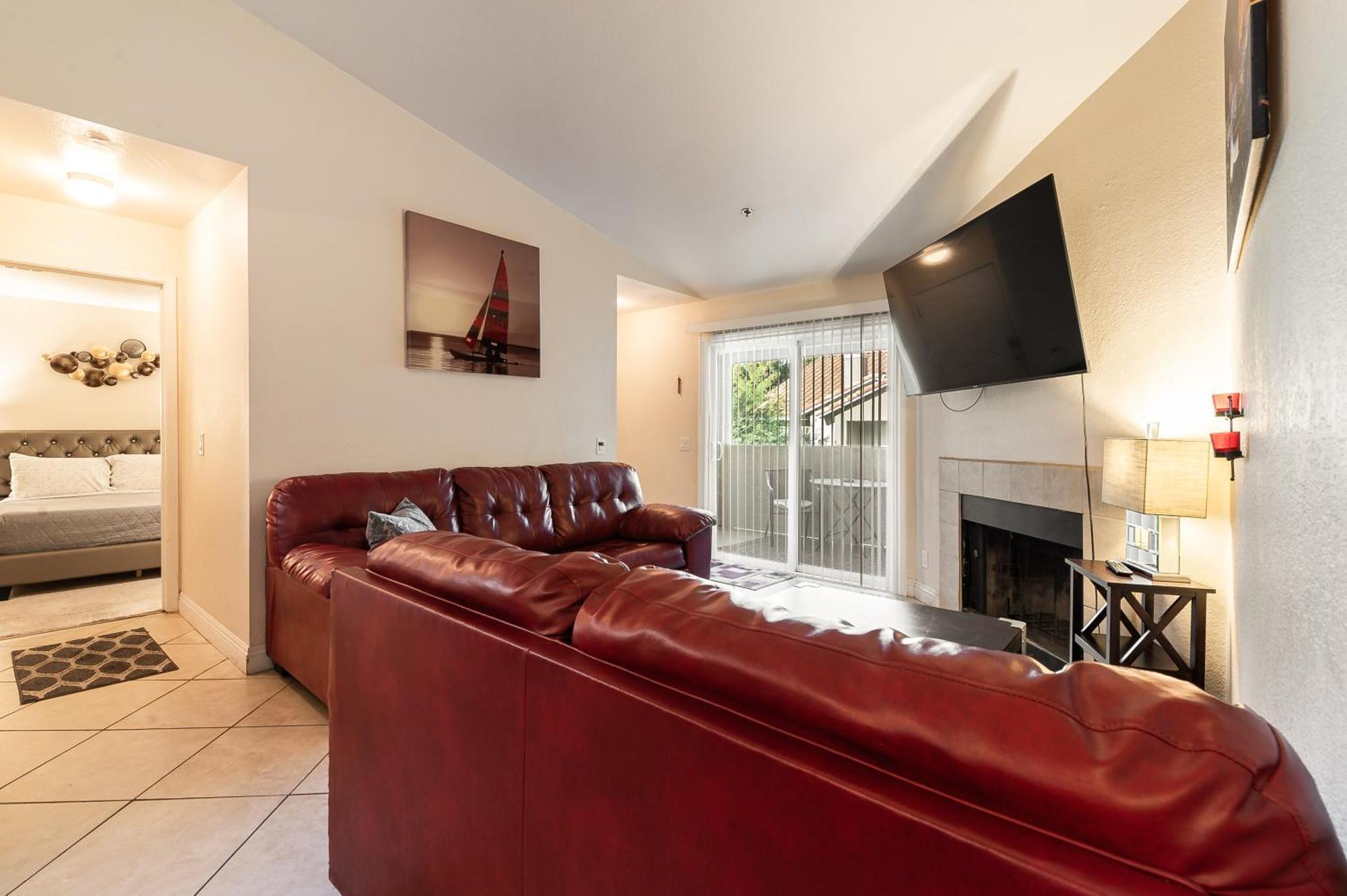 Stylish, Cozy 2br,2ba Near Rio, Vegas Luxury Apartment *