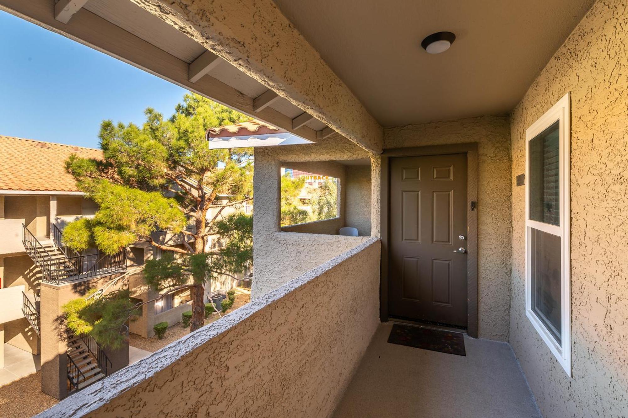 Rio-adjacent 2br Pool, Gym, Free Parking *