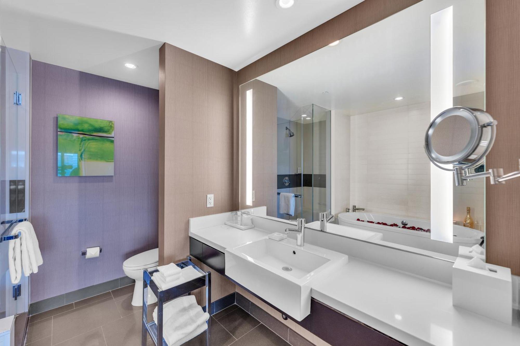 Vdara Premium * Free Valet Parking Las Vegas