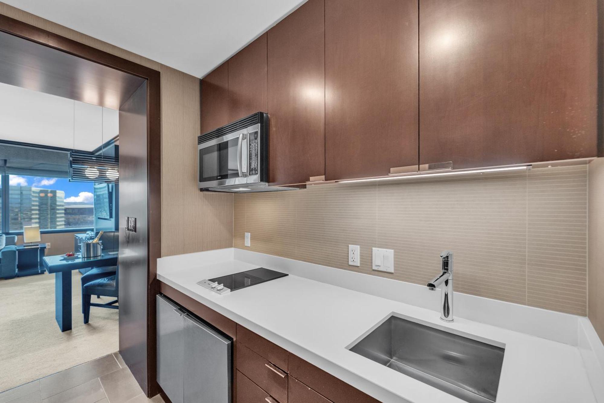 Vdara Premium * Free Valet Parking * Las Vegas