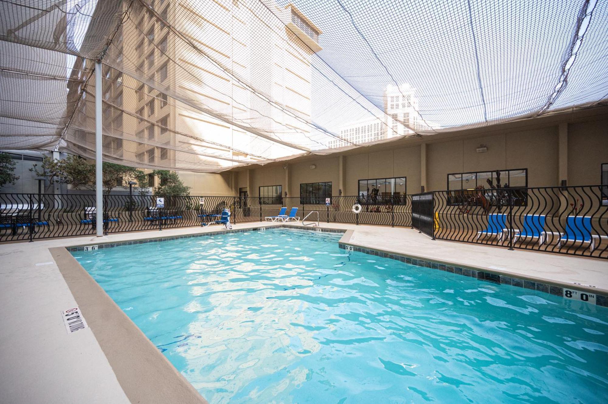 Penthouse On The Strip - 6 Comfy Beds!!!